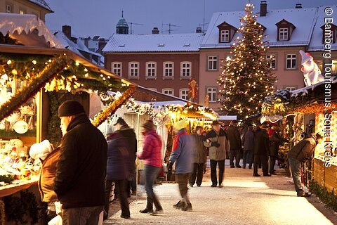 Weihnachtsmarkt auf dem Maximiliansplatz (Bamberg, Steigerwald)