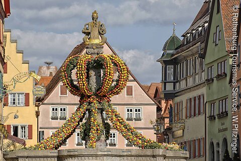 Osterbrunnen Herrngasse (Rothenburg o.d.T., Romantisches Franken)