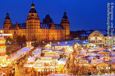 Weihnachtsmarkt vor Schloss Johannisburg (Aaschaffenburg, Spessart-Mainland)