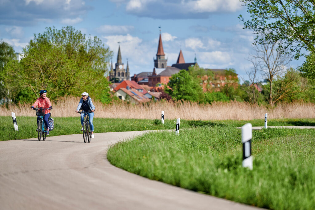 Radfahrer auf einer Tour durch die Landschaft rund um Ansbach