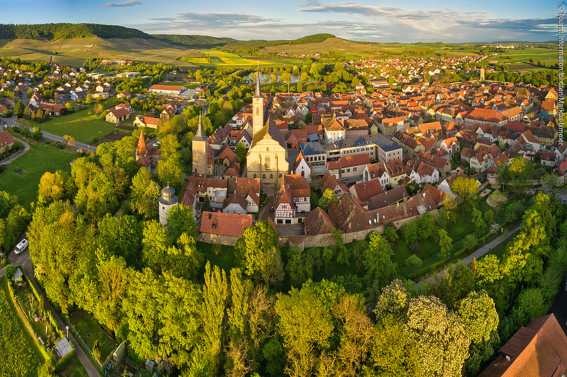 Blick auf die Weinstadt (Iphofen, Fränkisches Weinland)