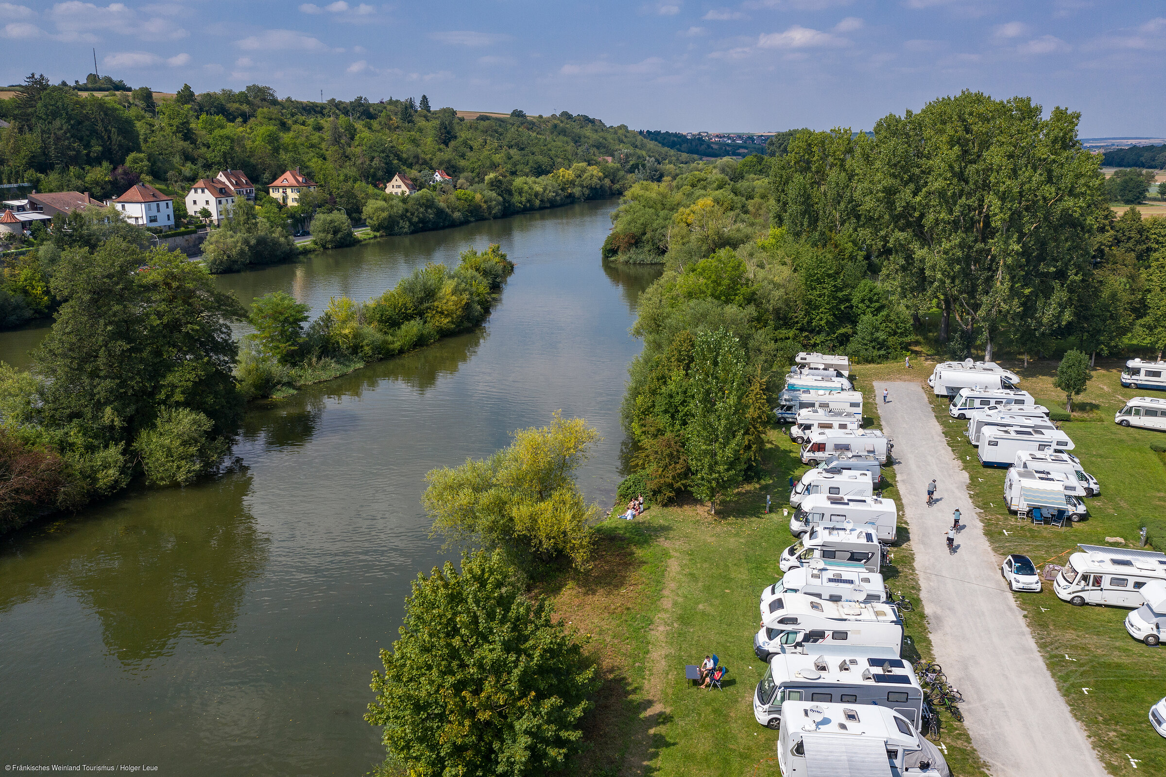 Wohnmobilstellplatz am Main (Kitzingen/Fränkisches Weinland) Wohnmobilstellplatz am Main (Kitzingen/Fränkisches Weinland)