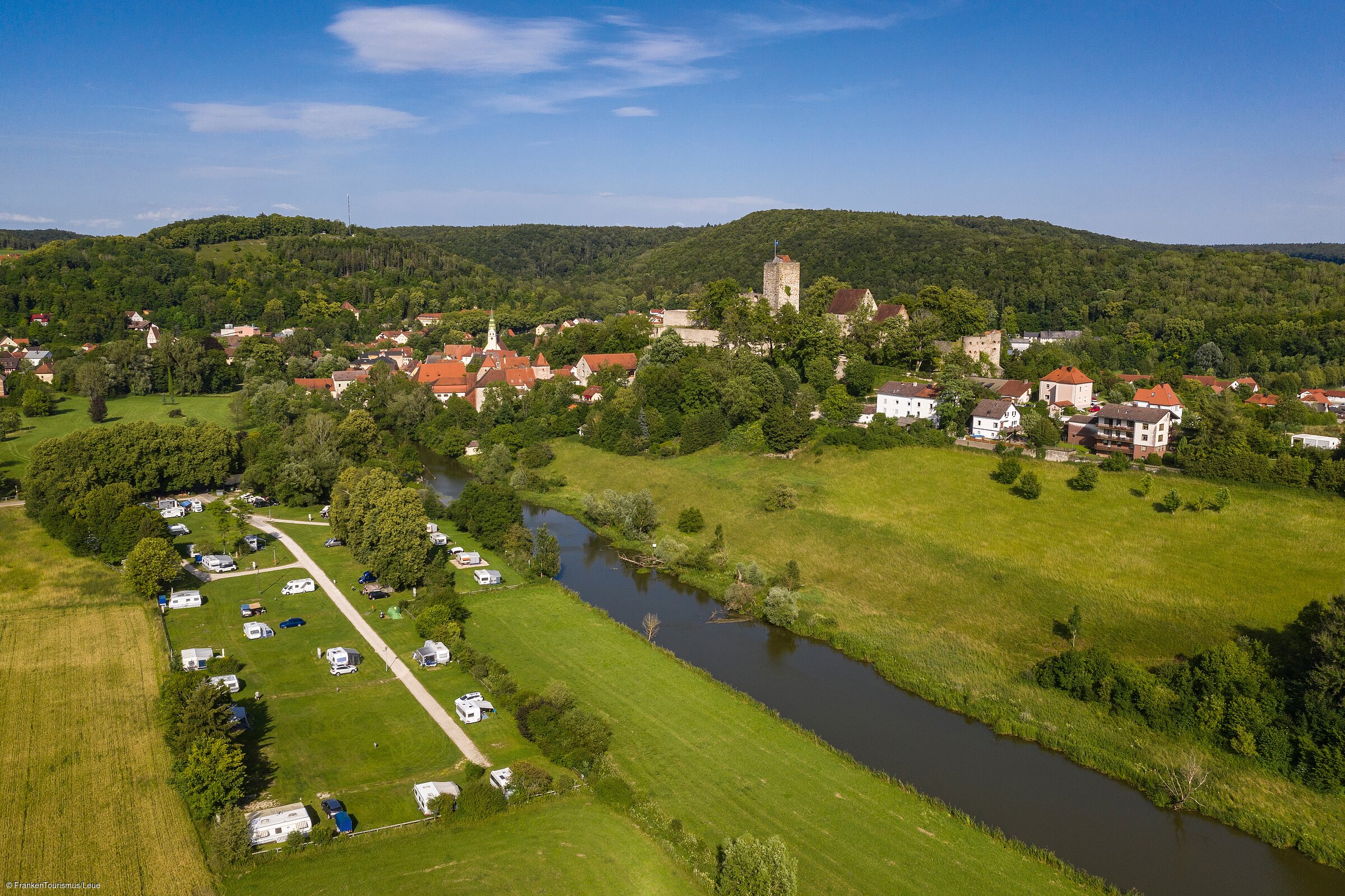 Burg Pappenheim, Wohnmobilstellplätze direkt an der Altmühl (Pappenheim/Naturpark Altmühltal)