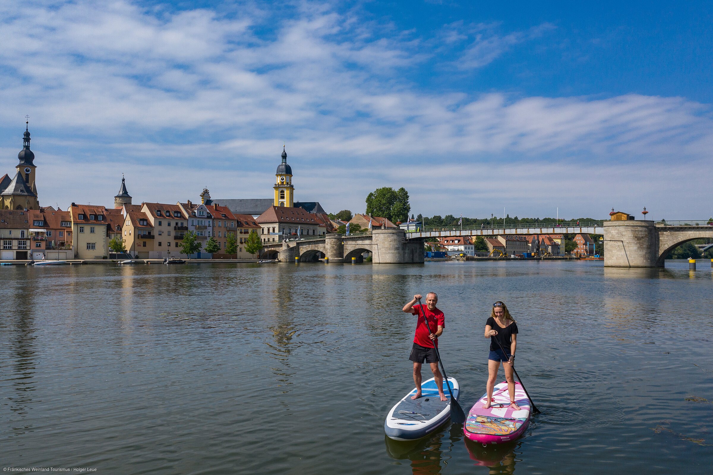 Stand up Paddling auf dem Mainufer (Kitzingen/Fränkisches Weinland) Stand up Paddling auf dem Mainufer (Kitzingen/Fränkisches Weinland)