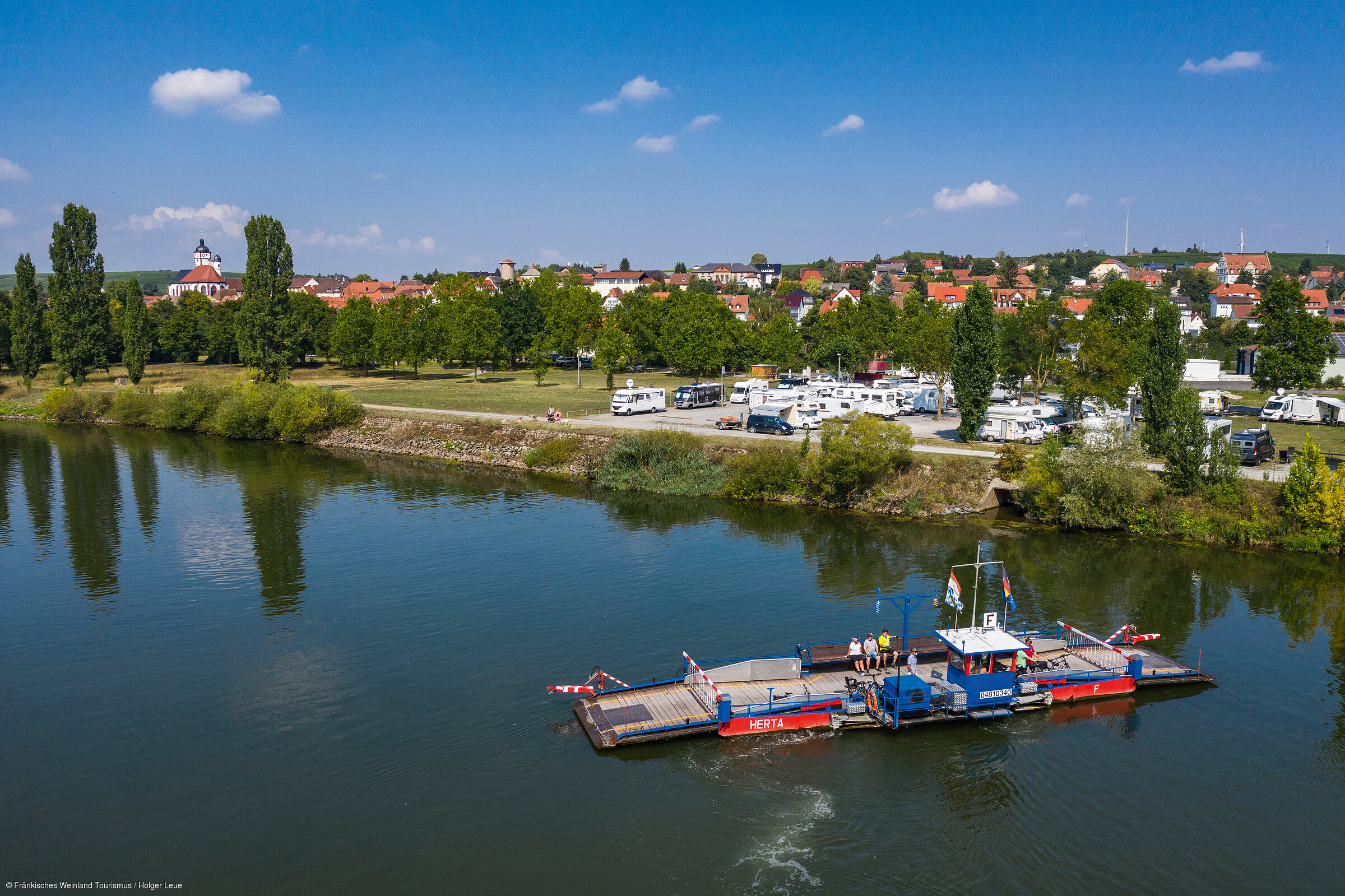 Die Mainfähre bei Dettelbach (Dettelbach/Fränkisches Weinland) Die Mainfähre bei Dettelbach (Dettelbach/Fränkisches Weinland)