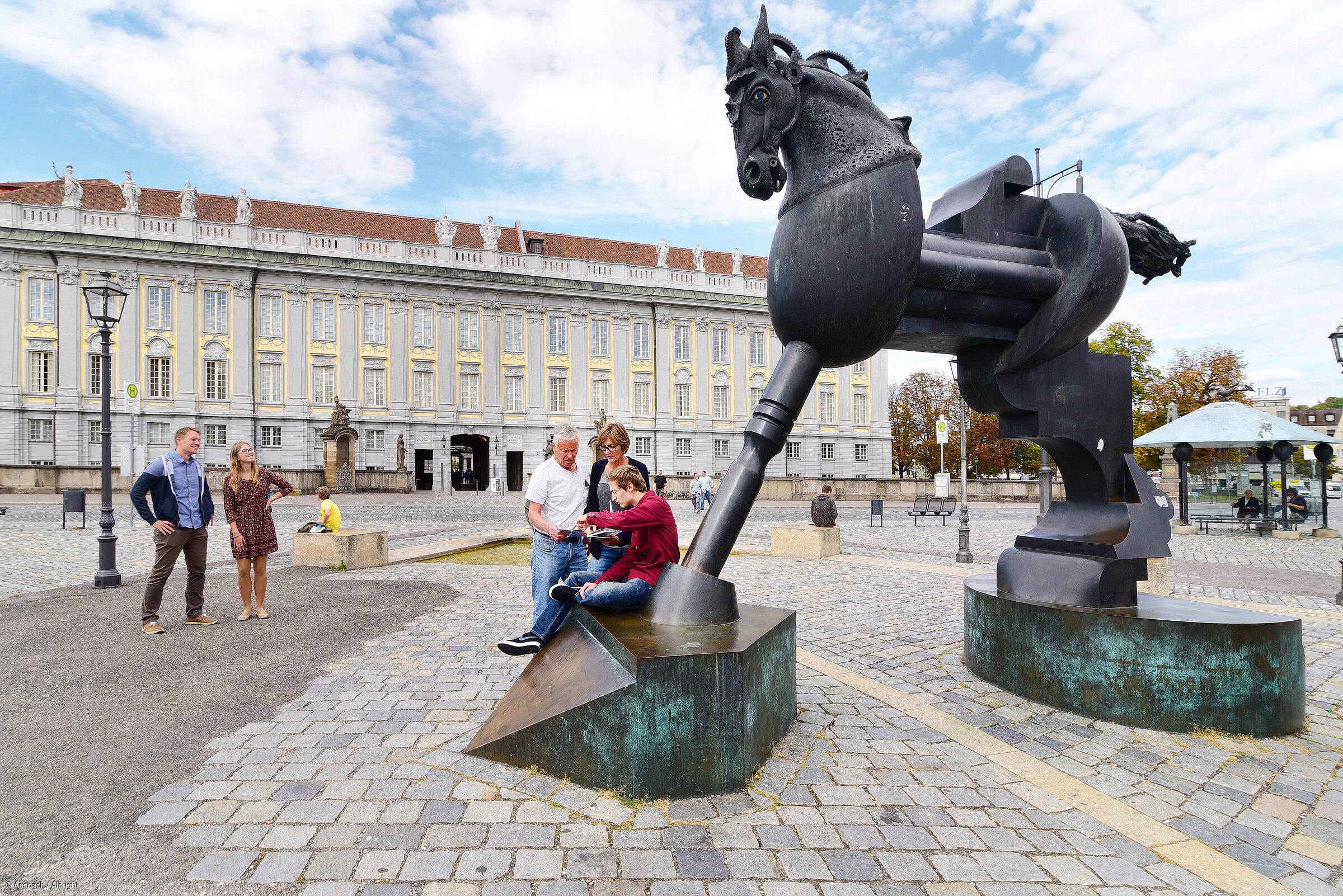 Schlossplatz mit "Anscavallo" (Ansbach, Romantisches Franken) Schlossplatz mit "Anscavallo" (Ansbach, Romantisches Franken)