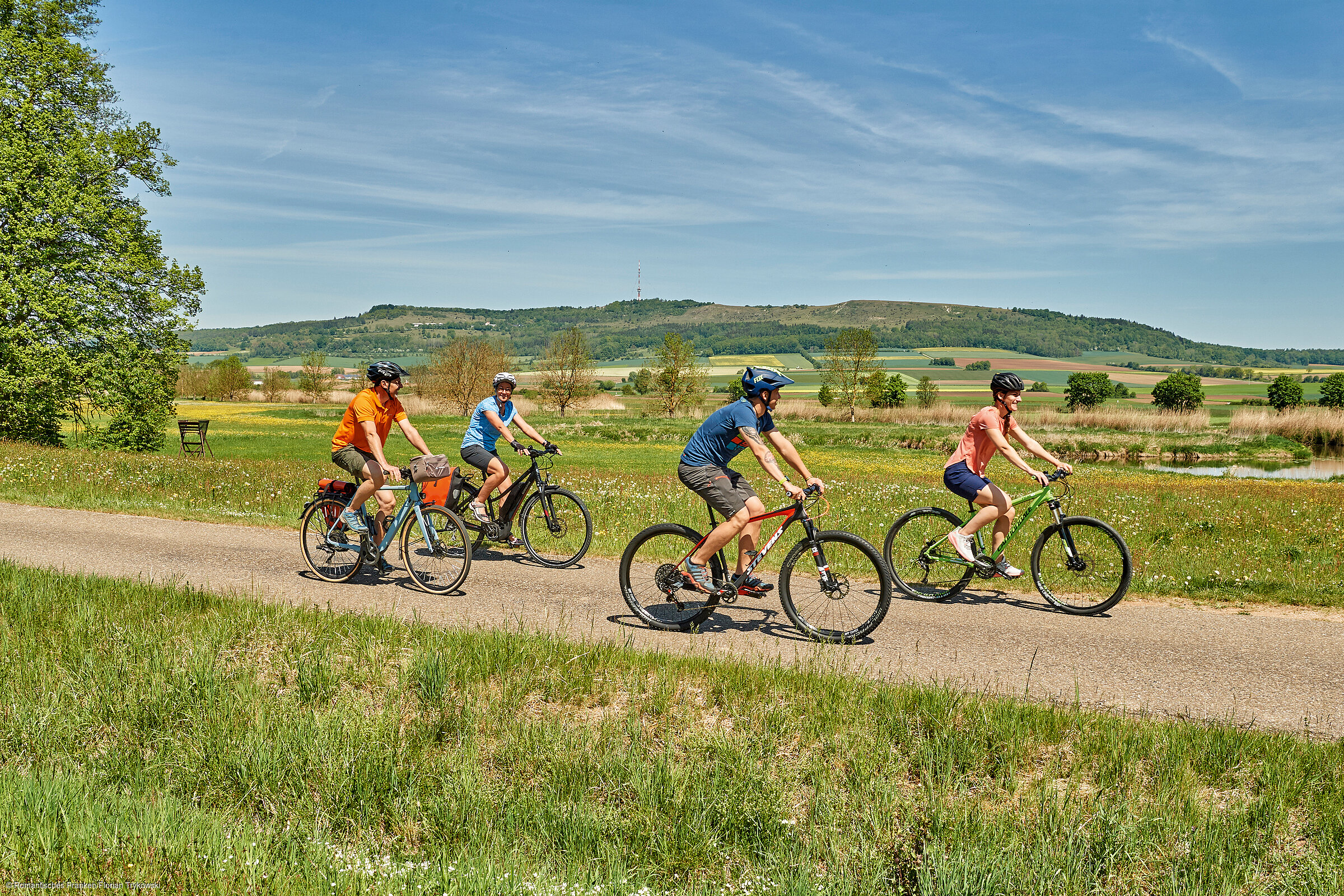 Radtour mit Blick zum Hesselberg (Romantisches Franken)