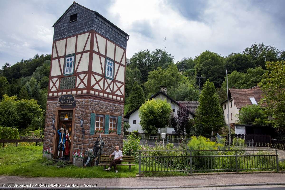 Besonderes Stromhäuschen (Leidersbach, Spessart-Mainland) Besonderes Stromhäuschen (Leidersbach, Spessart-Mainland)