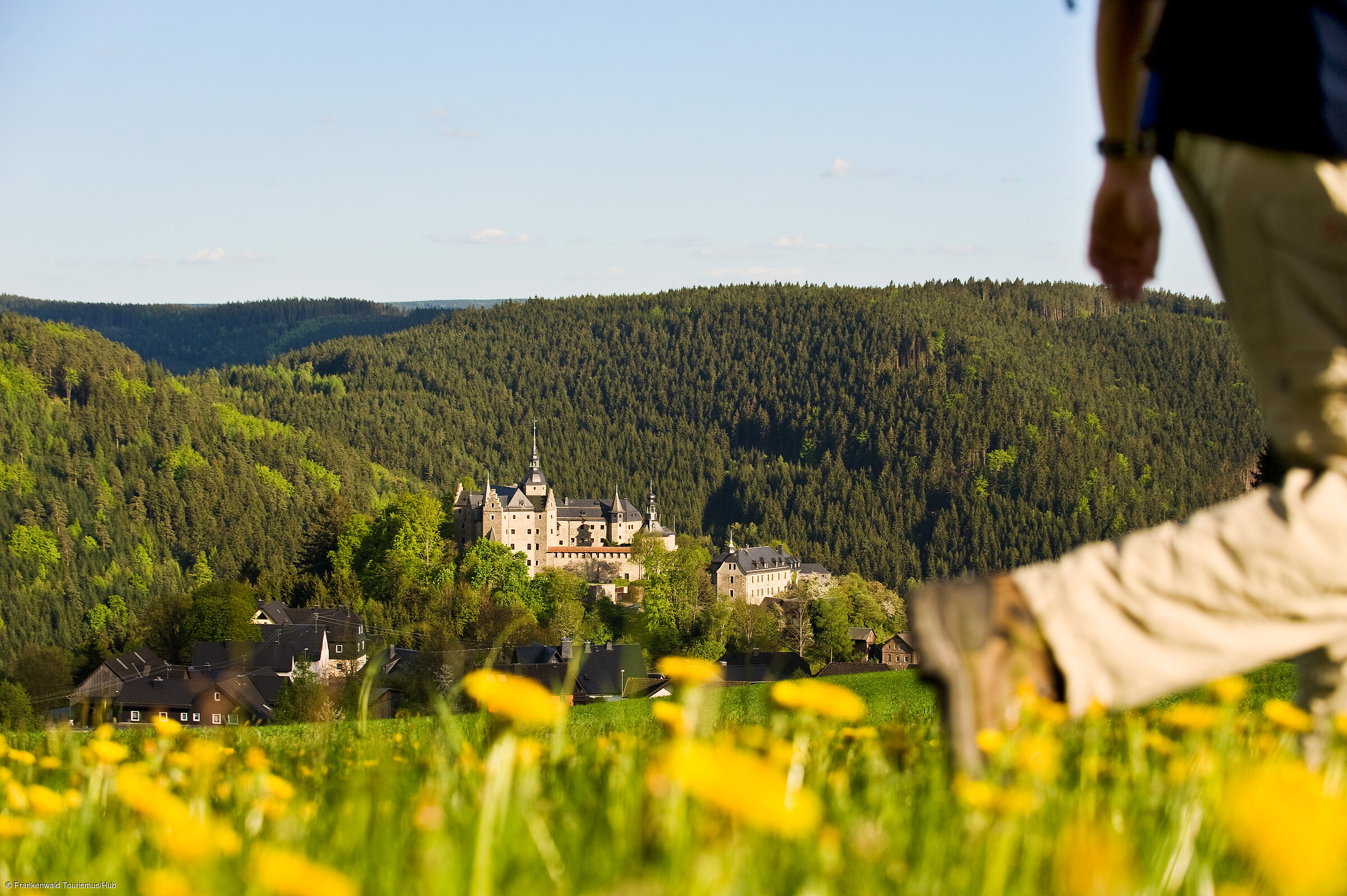Wandern oberhalb der Burg Lauenstein (Ludwigsstadt/Frankenwald) Wandern oberhalb der Burg Lauenstein (Ludwigsstadt/Frankenwald)