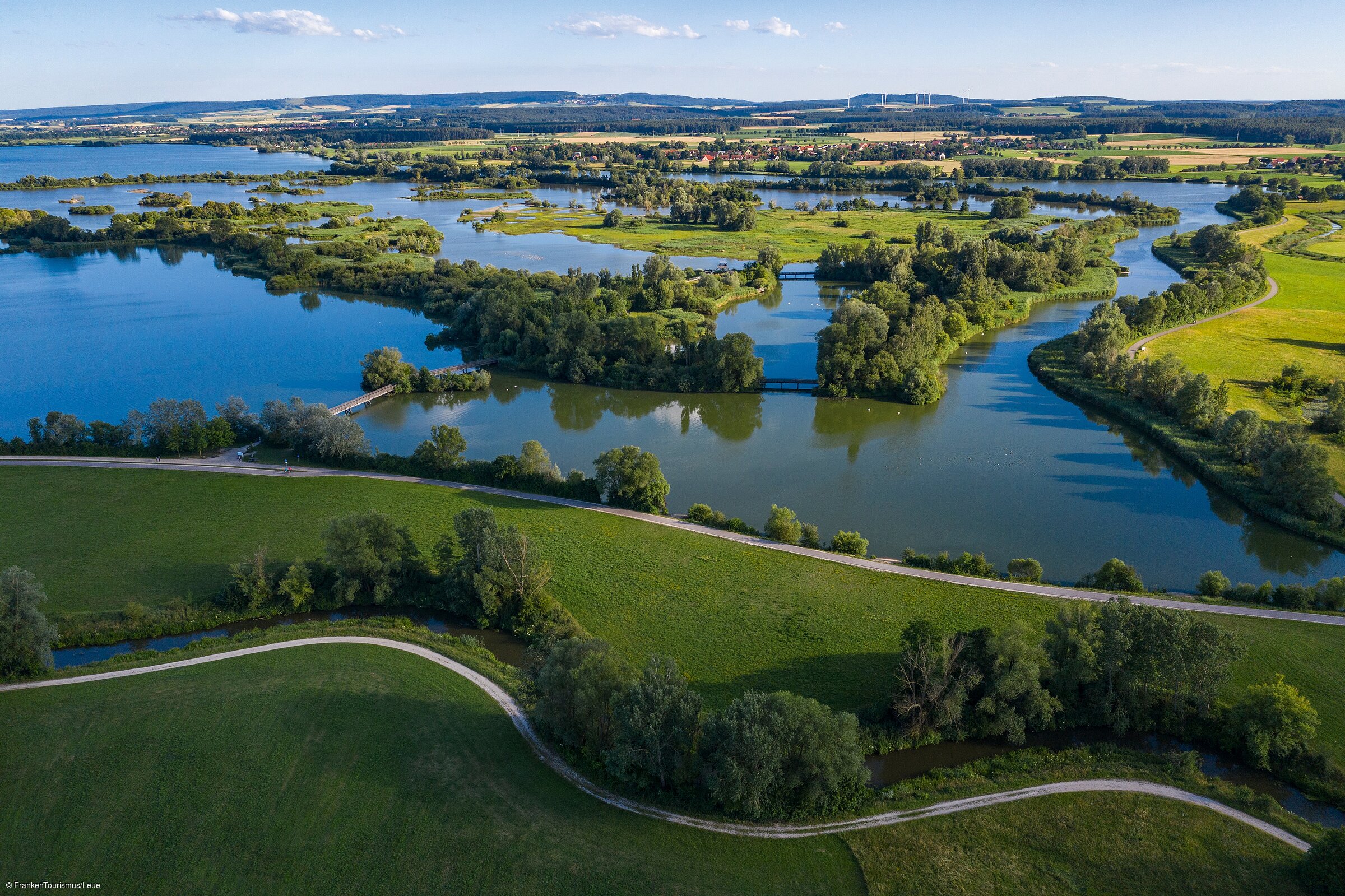 Vogelinsel am Altmühlsee (Fränkisches Seenland) Vogelinsel am Altmühlsee (Fränkisches Seenland)