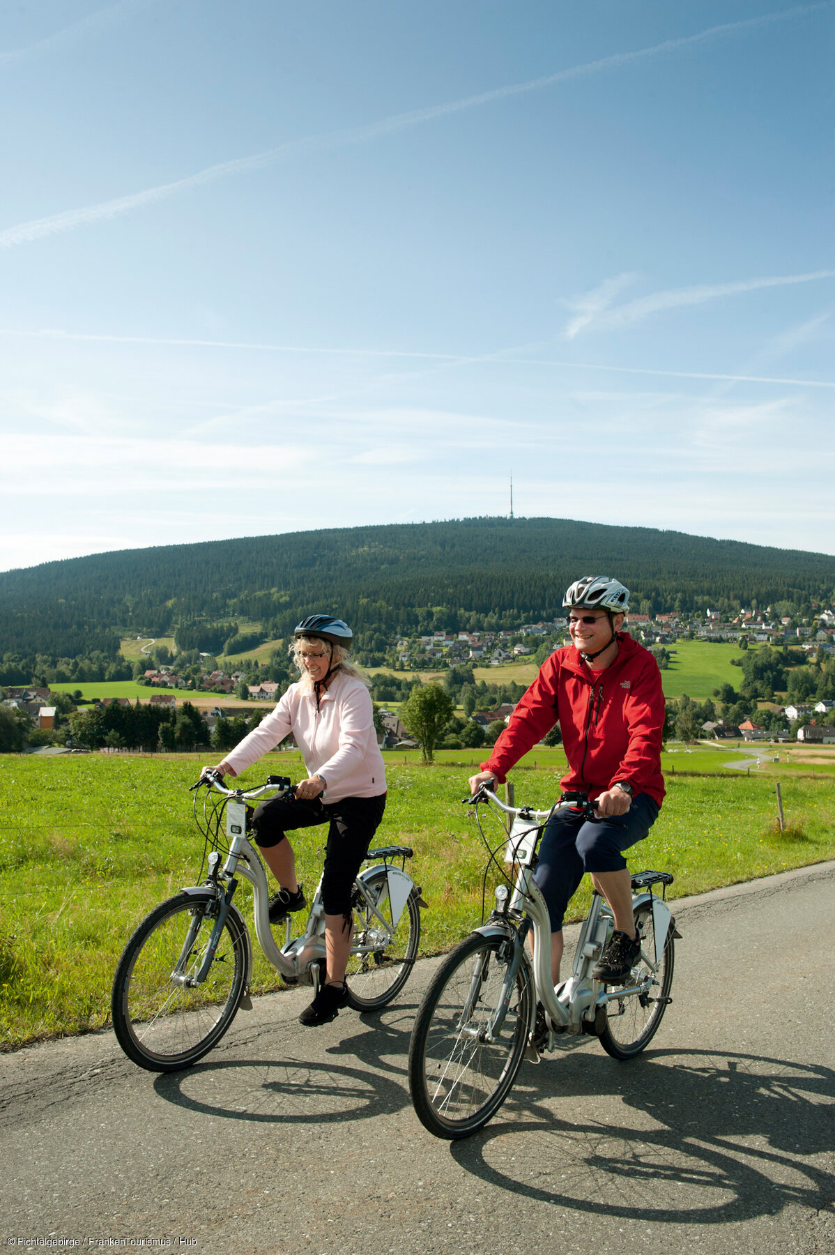 Radeln, Ausblick auf den Ochsenkopf (Bischofsgrün, Fichtelgebirge) Radeln, Ausblick auf den Ochsenkopf (Bischofsgrün, Fichtelgebirge)