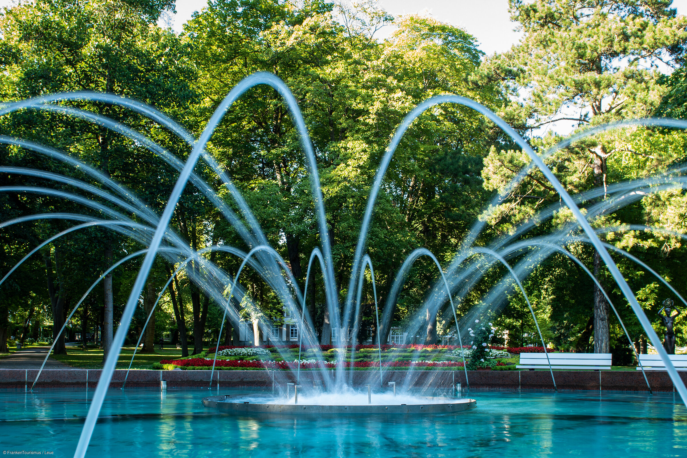 Kurpark mit Fontänenbrunnen (Bad Mergentheim/Liebliches Taubertal) Kurpark mit Fontänenbrunnen (Bad Mergentheim/Liebliches Taubertal)