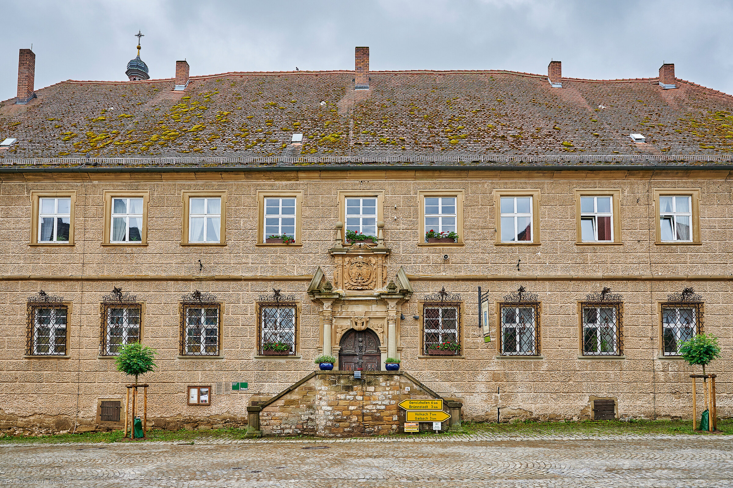 Hotel Schloss Zeilitzheim (Kolitzheim/Fränkisches Weinland) Hotel Schloss Zeilitzheim (Kolitzheim/Fränkisches Weinland)