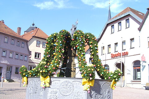 Rhön, Osterbrunnen in Bischofsheim a.d. Rhön