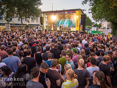 aschaffenburg_178_spessart-mainland_aschaffenburg_stadtfest-musik-buehne.jpg