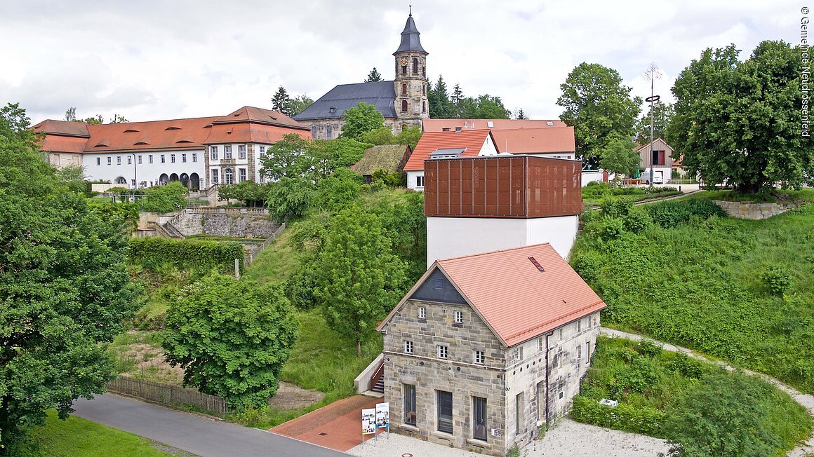 Blick auf das Schloss (Neudrossenfeld, Fränkische Schweiz)