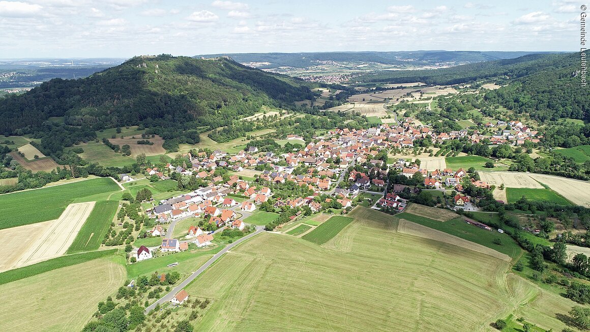 Leutenbach mit Walberla (Leutenbach, Fränkische Schweiz)
