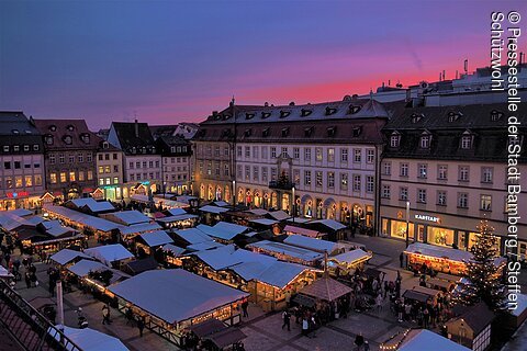 Weihnachtsmarkt auf dem Maxplatz (Bamberg, Steigerwald)