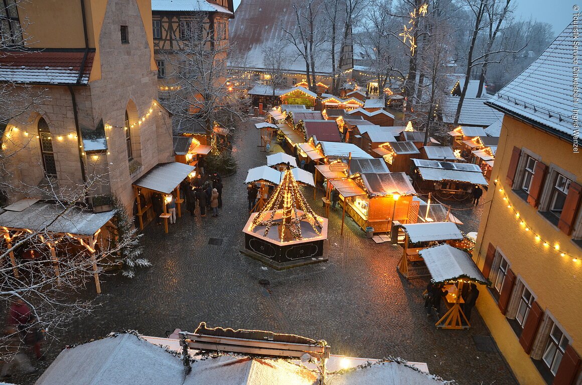 Auf dem Dinkelsbühler Weihnachtsmarkt (Dinkelsbühl, Romantisches Franken)