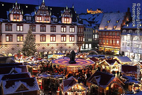 Coburger Weihnachtsmarkt mit Veste im Hintergrund (Coburg, Coburg.Rennsteig)