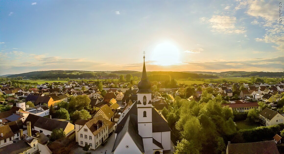 Blick auf die Gemeinde (Ebensfeld, Obermain.Jura)