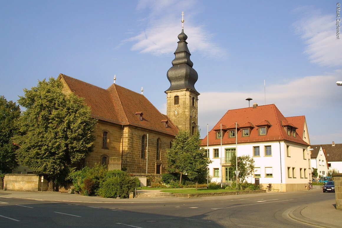 Kirche und Rathaus (Zapfendorf, Obermain.Jura)
