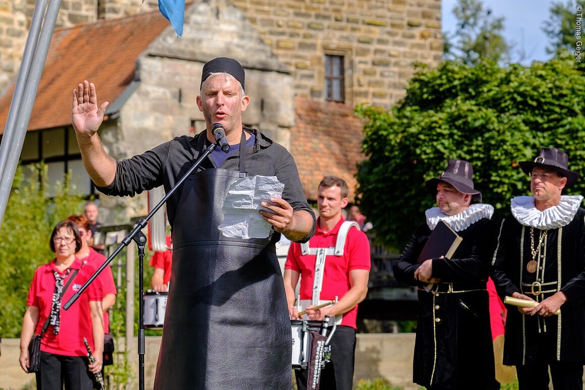 TDG - Lauf a.d.P., Haemmernkirchweih, Der Russigen Eid, 22.09.2019; [© Thomas Geiger Fotografie, P e g n i t z s t r. 30, D-91217 H e r s b r u c k , Tel.: +49-9151-824959 +  +49-171-3259880 - V e r o e f f e n t li c h u n g   n u r   mi t   H o n o r a r   n a c h   M F M ,   B e l e g   u n d   N a m e n s n e n n u n g !   C o p y r i g h t  n u r   f u e r   J o u r n a l i s t i s c h e  Z w e c k e, K e i n e  P e r s o e n l i c h k e i t s r e c h t e  v o r h a n d e n !  F r e i g a b e   f u e r   J o u r n a l i s t i s c h e  V e r o e f f e n t l . e r t e i l t !
