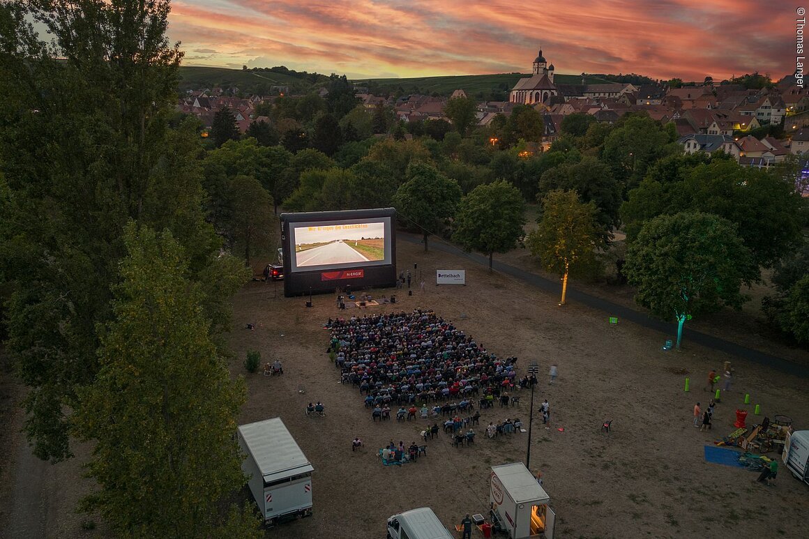 N-Ergie Kinotour 2022Von den abgebildeten Personen liegt kein Einverständnis zur Veröffentlichung vor.Das Foto darf bei korrektem Urhebernachweis zur Berichterstattung über die Kinotour gern  honorarfrei verwendet werden.„Foto: Thomas Langer für N-ergie AG“www.superlanger.de
