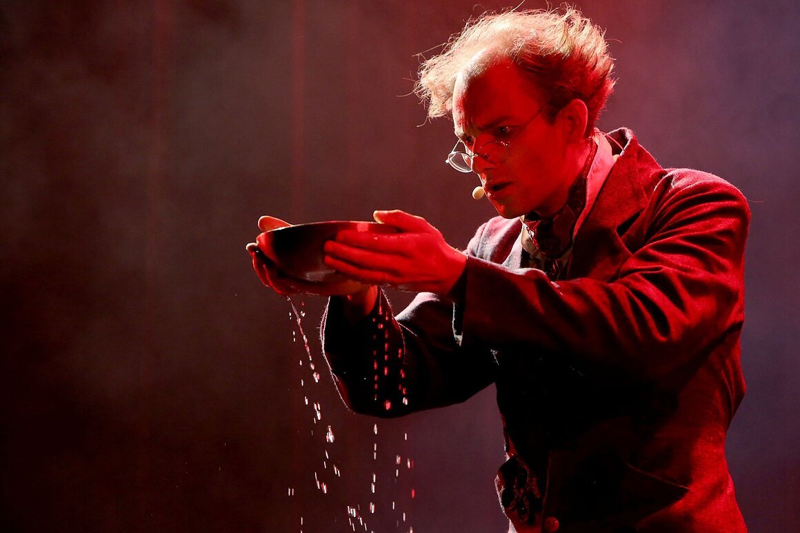 Varieteherbst 2019 Neues Theater Höchst, Miles Pitwell, Moderator