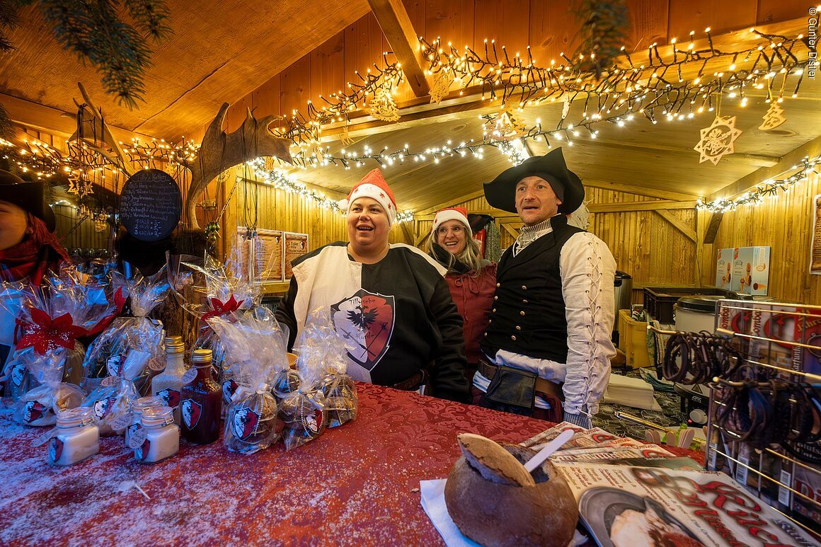 Altdorfer Weihnachtsmarkt; im historischen Hof des Wichernhauses; 02.12.23; Günter Distler