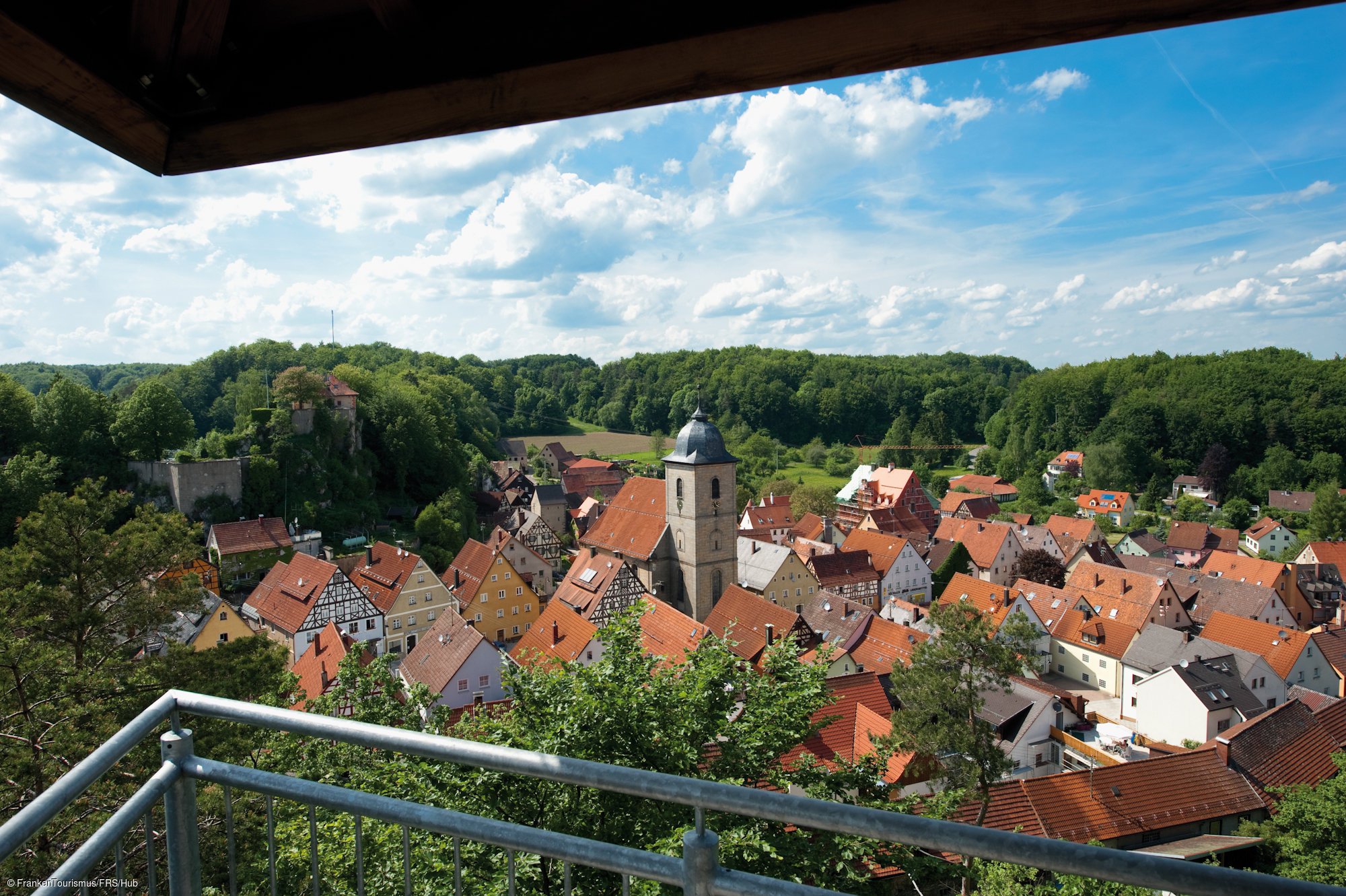 Blick von der Aussichtsplattform (Betzenstein, Fränkische Schweiz) Blick von der Aussichtsplattform (Betzenstein, Fränkische Schweiz)
