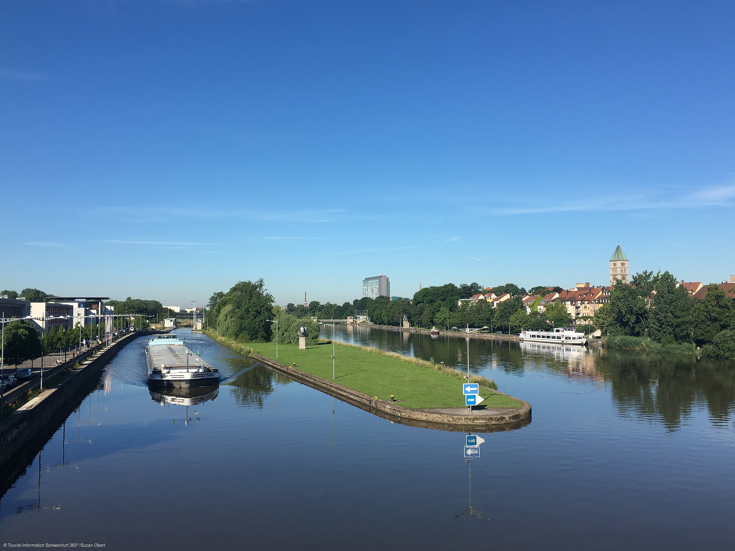 Blick von der Maxbrücke (Schweinfurt, Fränkisches Weinland) Blick von der Maxbrücke (Schweinfurt, Fränkisches Weinland)