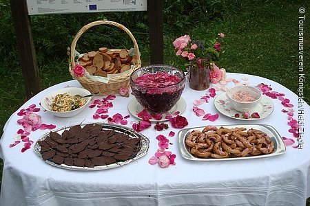 Rosenköstlichkeiten am Botanischen Lehrpfad (Königstein, Nürnberger Land)