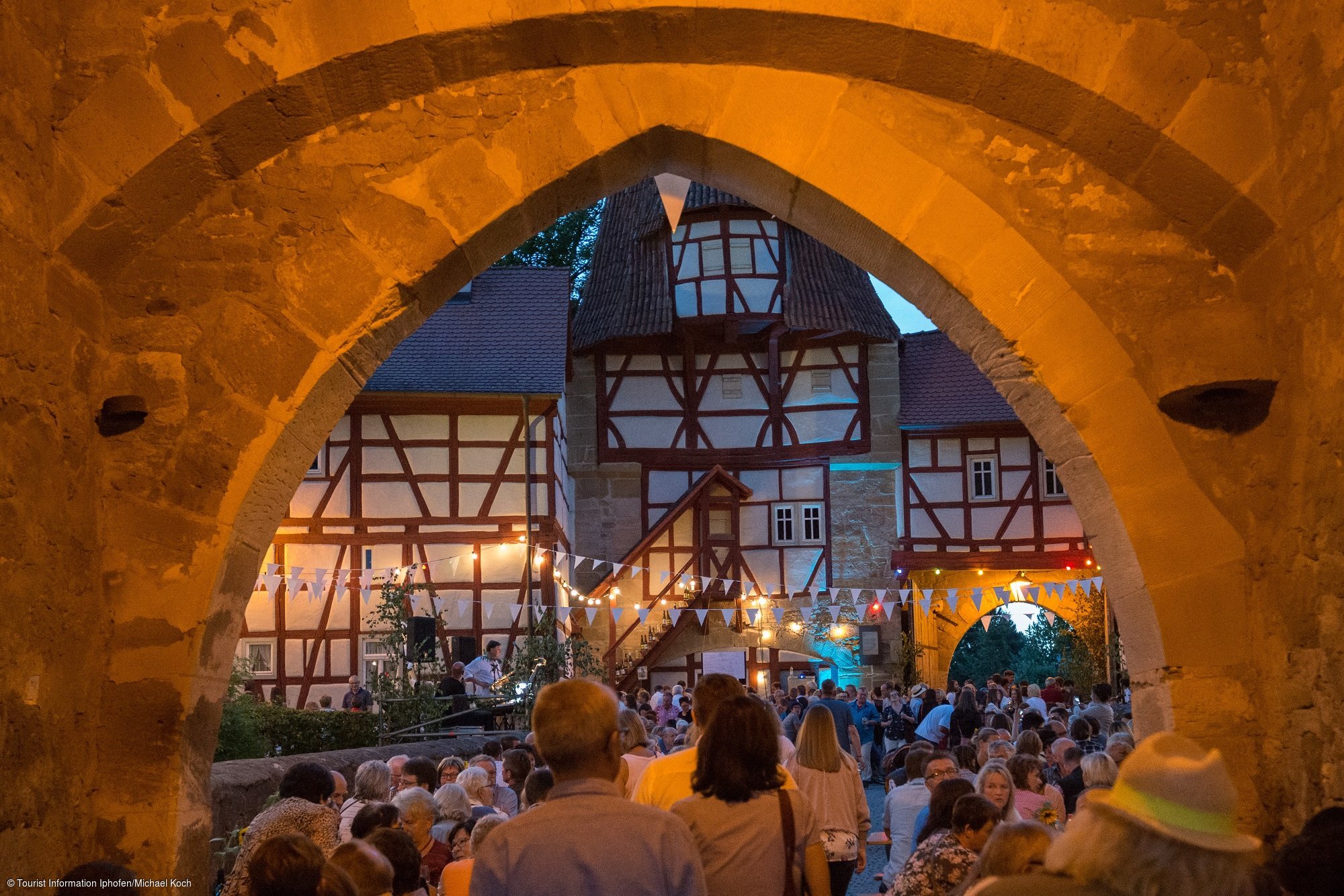Weinfest am Rödelseer Tor (Iphofen, Fränkisches Weinland)