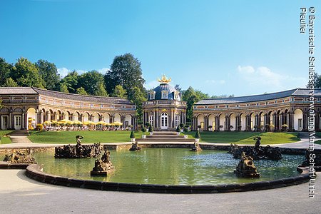 Eremitage, Neues Schloss, Blick vom großen Bassin auf den Sonnentempel, Bayreuth