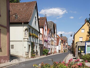 Fachwerkhäuser im Altort (Zell a.Main, Fränkisches Weinland)