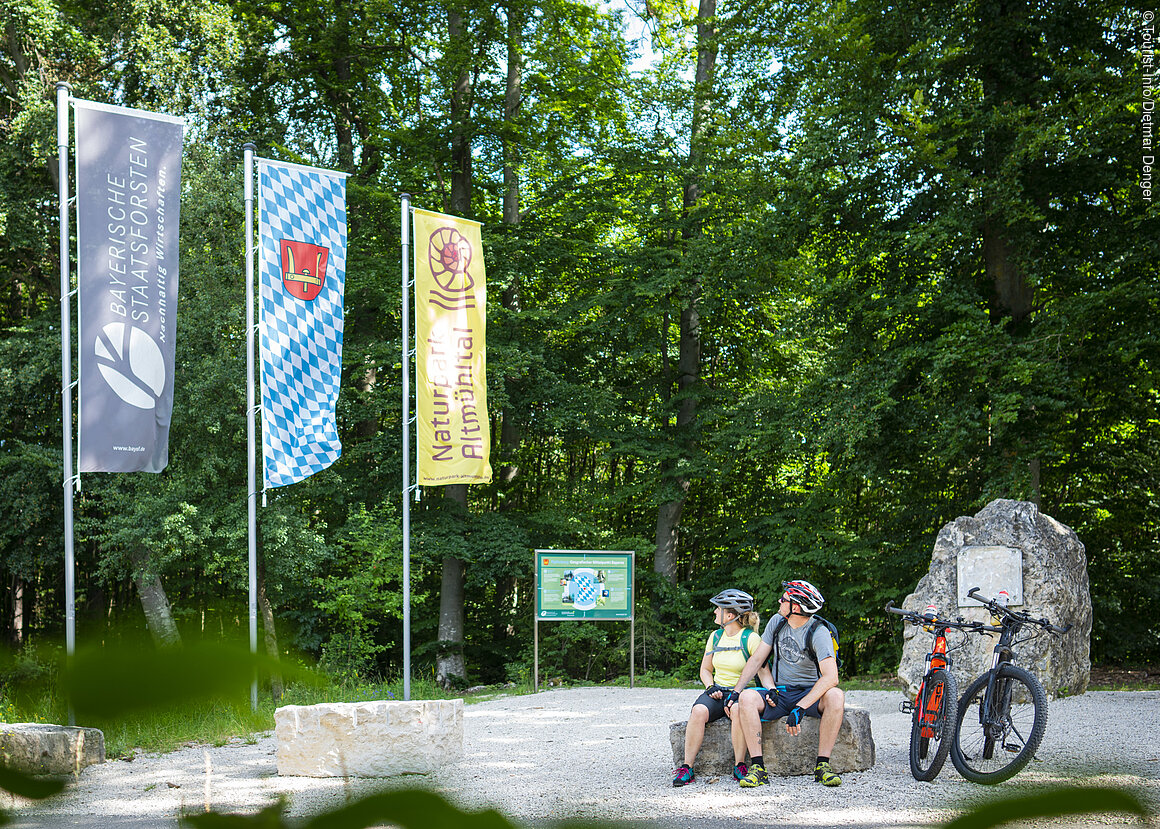 Geografischer Mittelpunkt Bayerns (Kipfenberg, Naturpark Altmühltal)