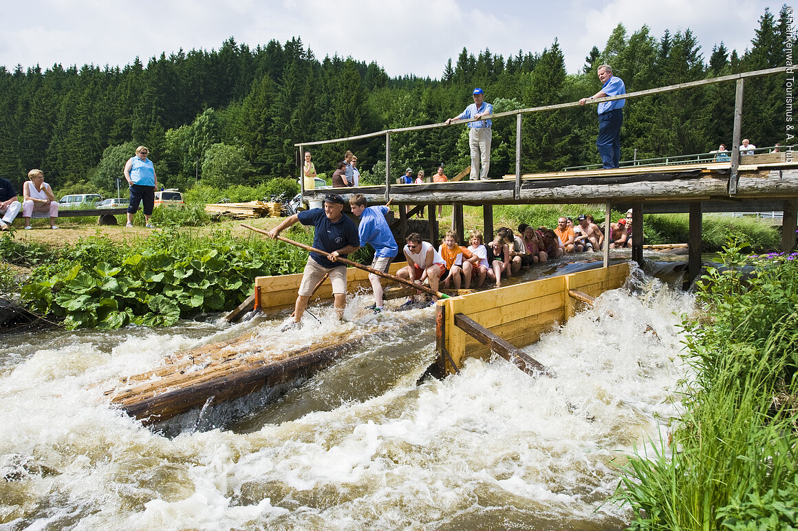 Floßfahrt auf der Wilden Rodach im Frankenwald