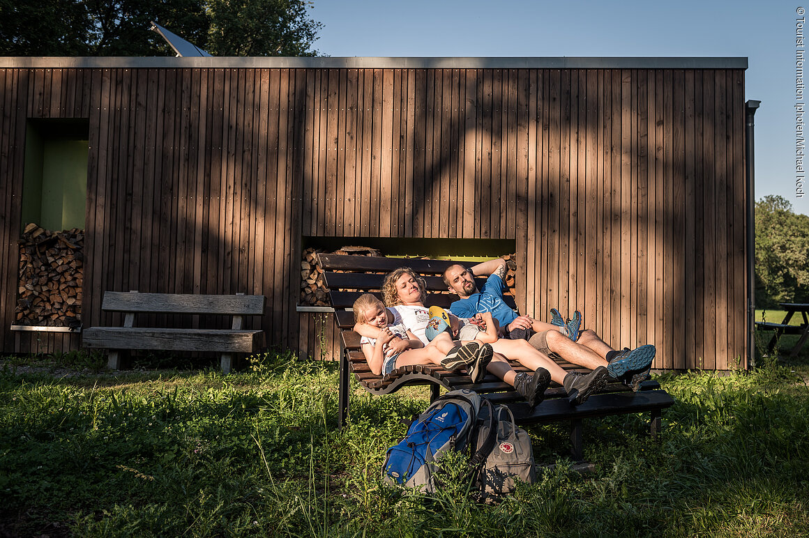 •	Mittelwald-Informationszentrum mit Naturerlebnisweg (Iphofen, Fränkisches Weinland)