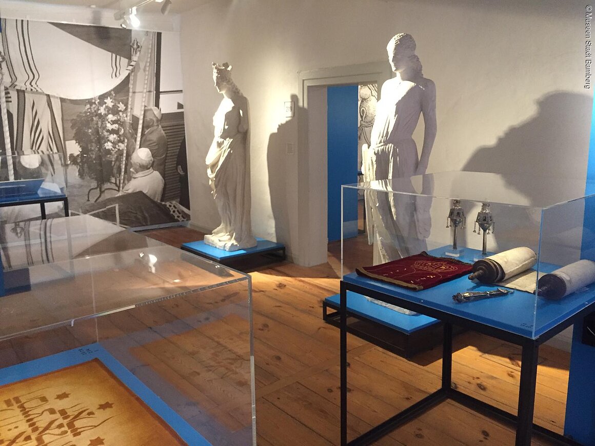Blick in die Ausstellung Jüdisches in Bamberg im Historischen Museum Bamberg