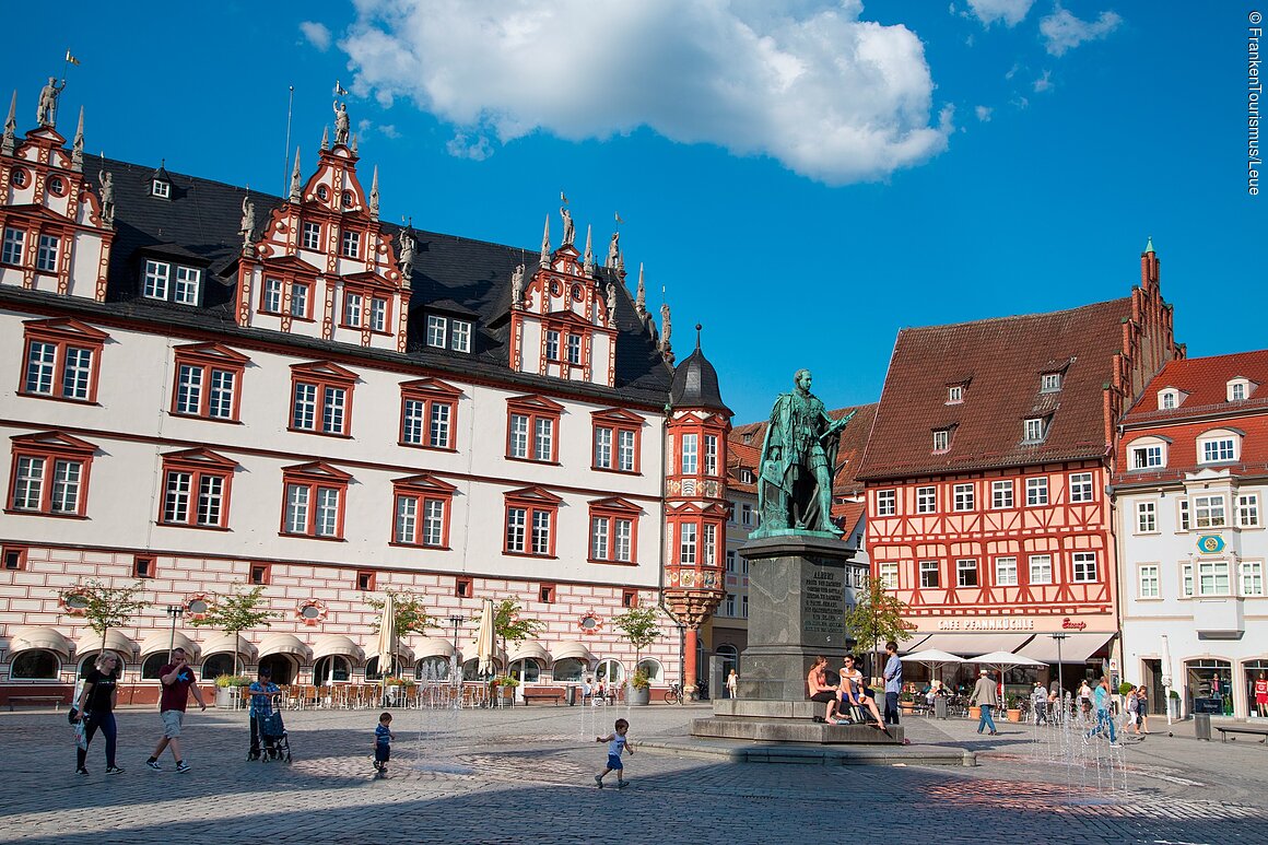 Marktplatz mit Prinz Albert Statue (Coburg, Coburg.Rennsteig)