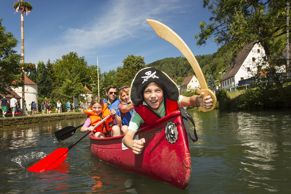 Kanadierfahren auf der Pegnitz. Foto: Frank Boxler - lachgesichter.de